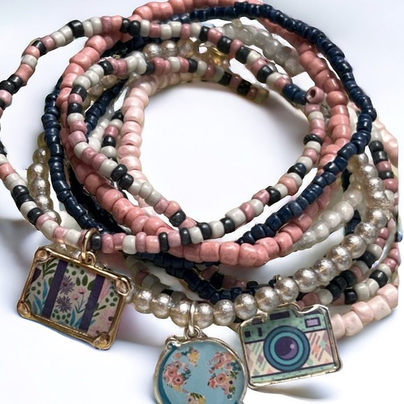 Beaded stretchy charm bracelets travel vacation themed pink blue white floral - Picture 2 of 7